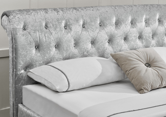 Soft Velvet Chesterfield Ottoman Sleigh Bed Hydraulic Pistons With Huge Storage