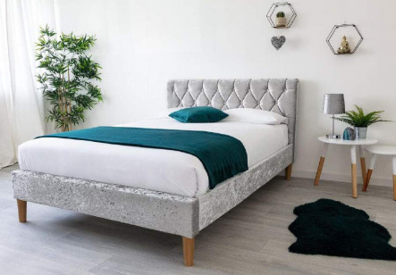 Upholstered Plywood Bed Frame With Dimond Buttons Headboard