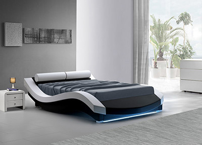 Soft Queen Size Bedroom Furniture Plywood PU Romantic Couple Bed With LED Light